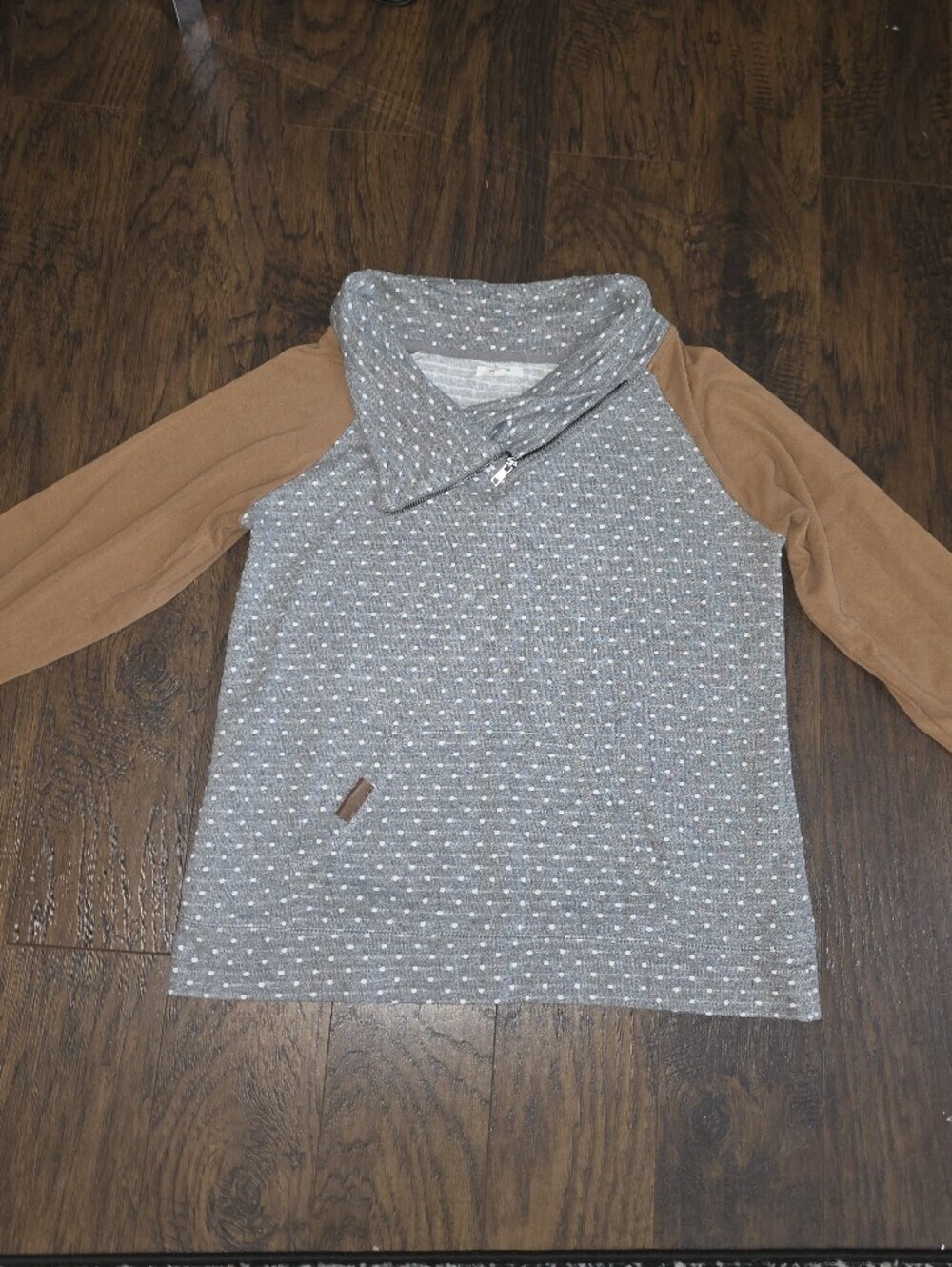 Cozy Two-Tone Women's Pullover Sweater - Gray & Tan